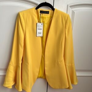 Brand new Zara blazer with bell sleeves xs